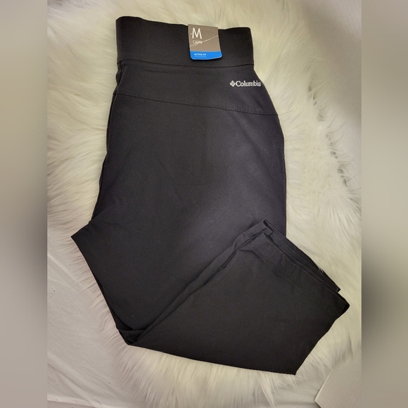 NEW- Columbia Black Sportswear Capris, Size Medium (30) - Picture 6 of 7